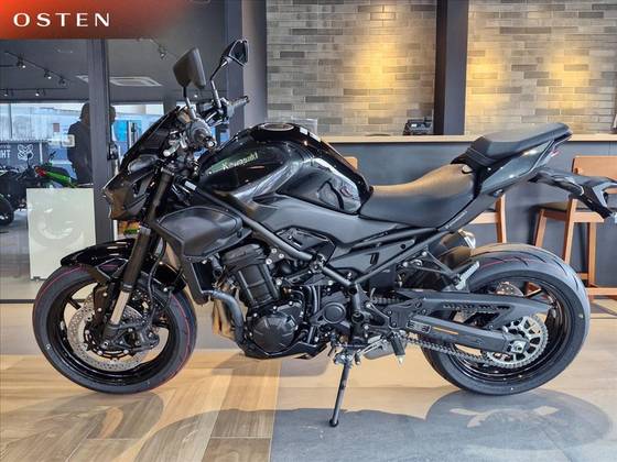 KAWASAKI Z900 